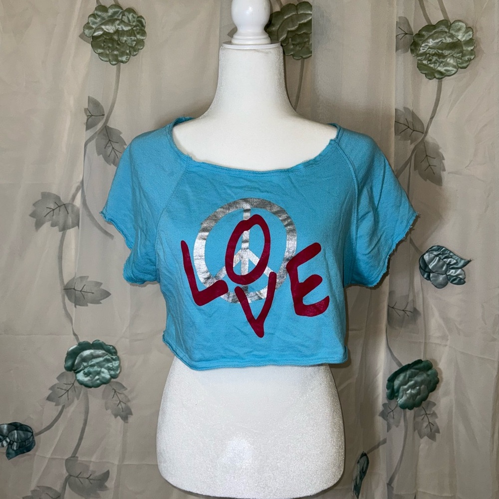 Women’s blouse crop top M Feathers Love Peace Blue Silver Pink babydoll tee